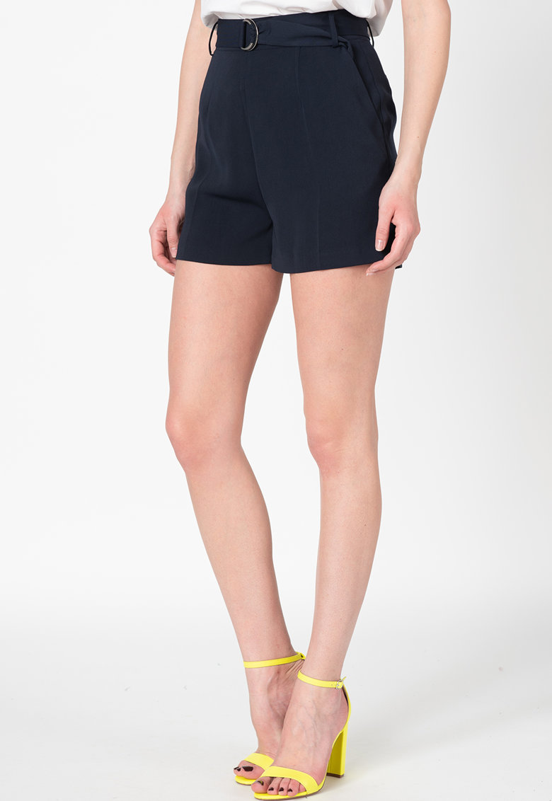 Pantaloni scurti cu talie inalta si inel D