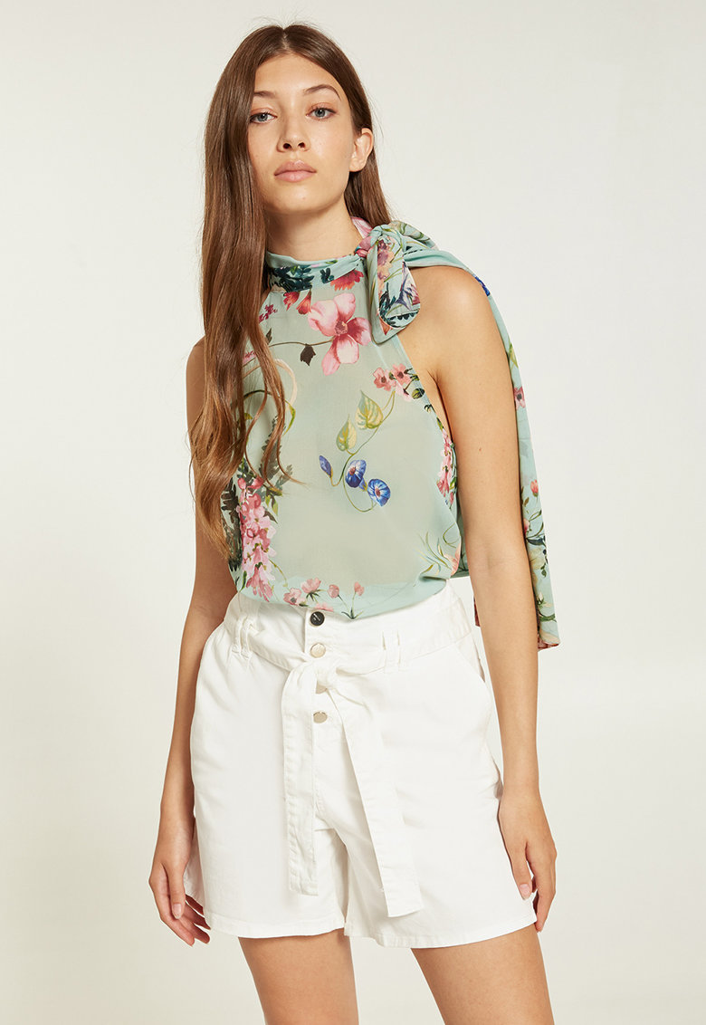 Pantaloni scurti cu talie inalta